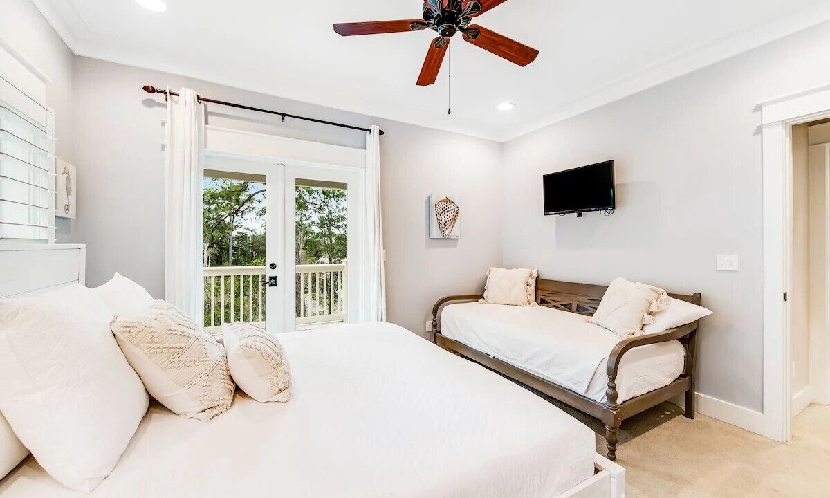 Photo of Bedroom in Lakeside at Blue Mountain Beach
