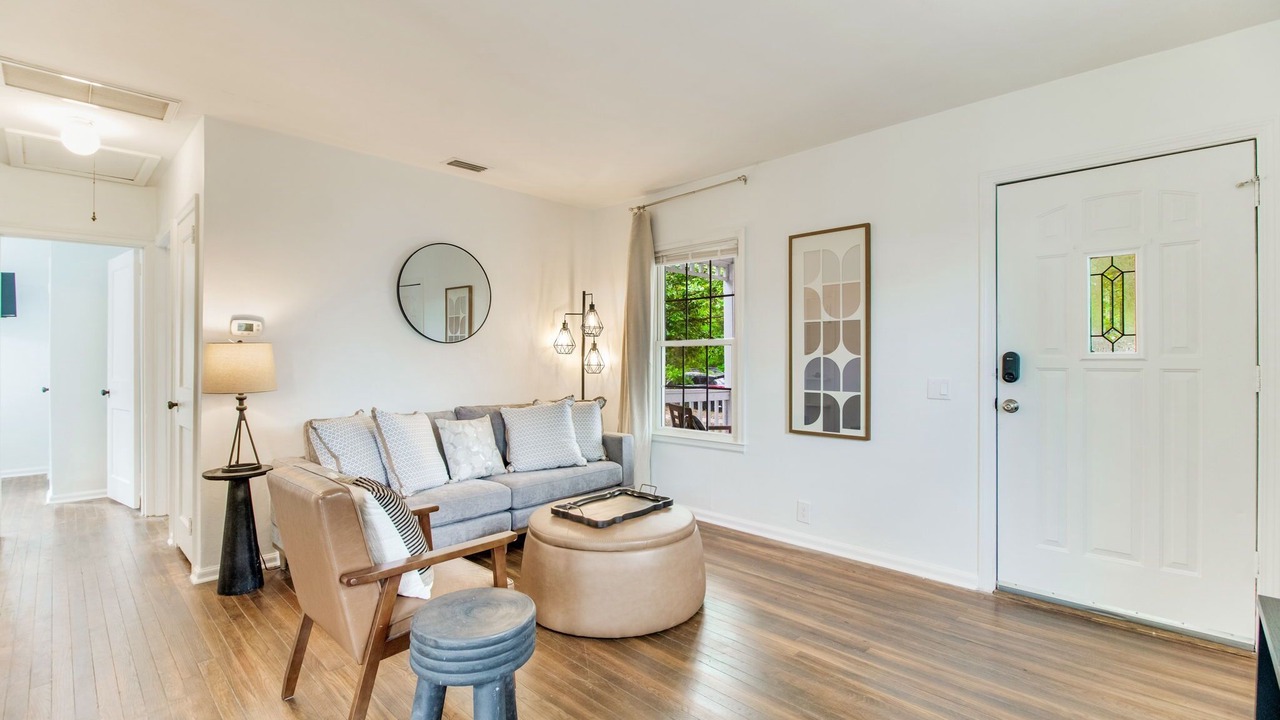 Photo of Livingroom in Navy Point