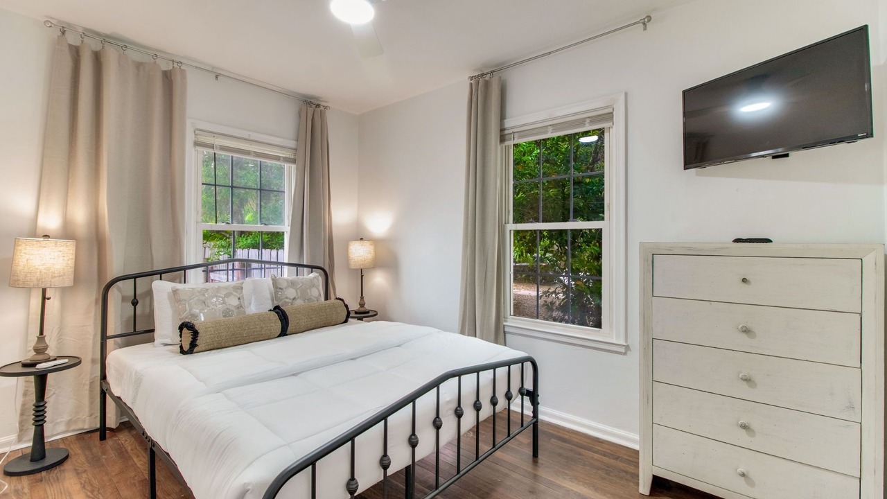 Photo of Bedroom in Navy Point
