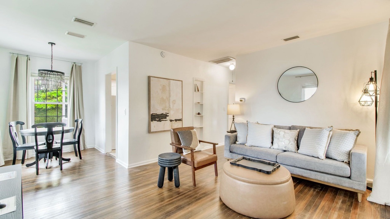 Photo of Livingroom in Navy Point
