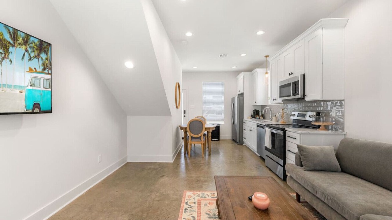 Photo of Livingroom in Lafayette