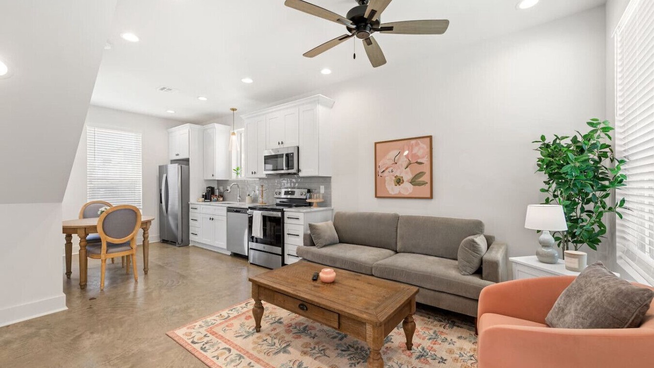 Photo of Livingroom in Lafayette