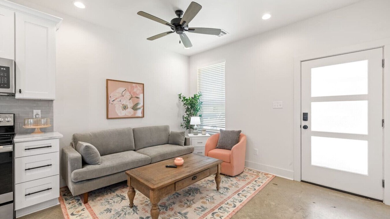 Photo of Livingroom in Lafayette