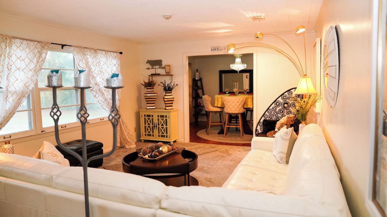 Photo of Livingroom in Milton