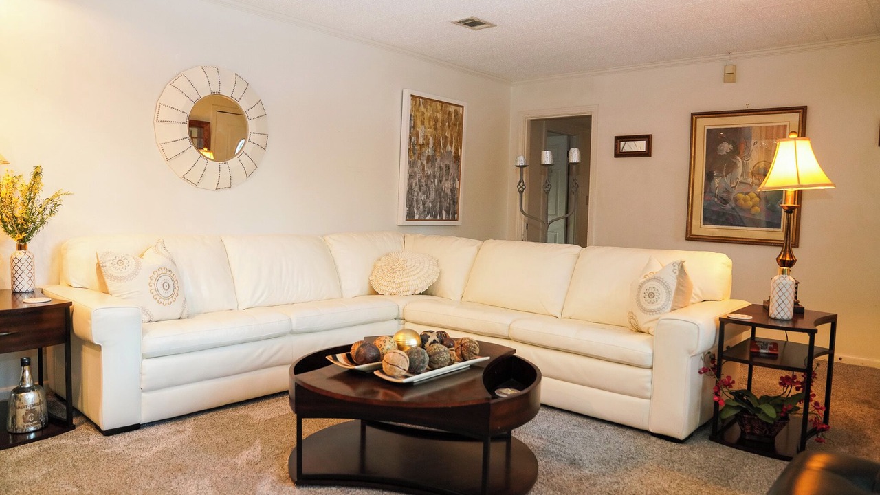 Photo of Livingroom in Milton