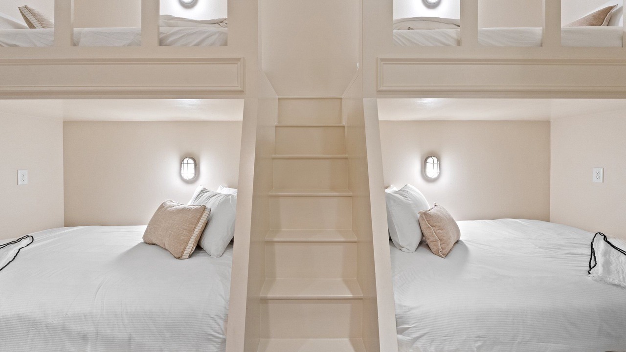 Photo of Bedroom in Villa Lago