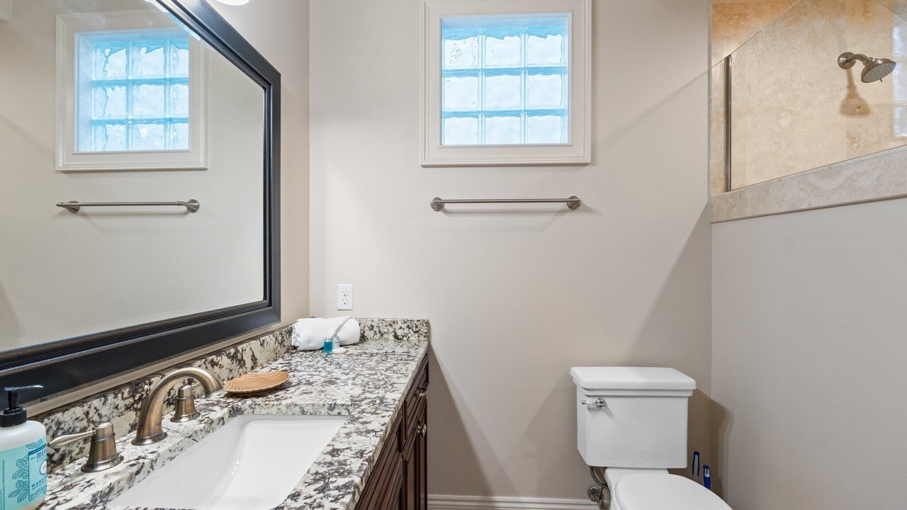 Photo of Bathroom in Villa Lago