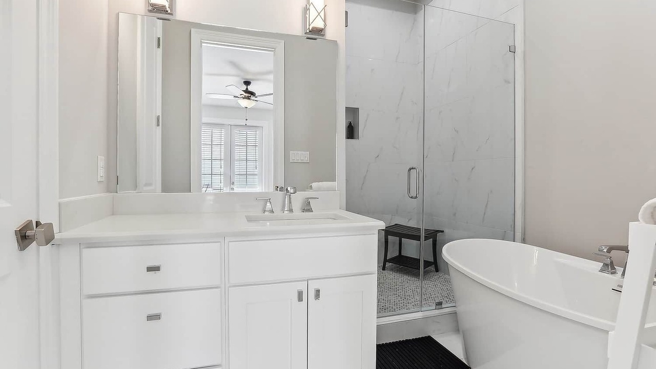 Photo of Bathroom in Algiers Point