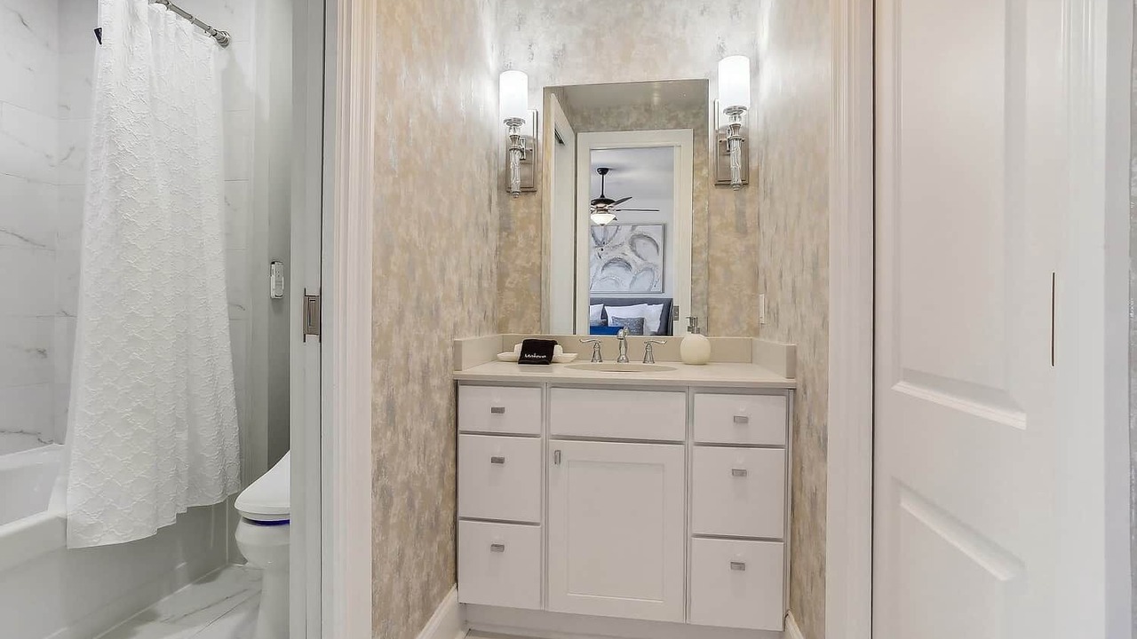 Photo of Bathroom in Algiers Point