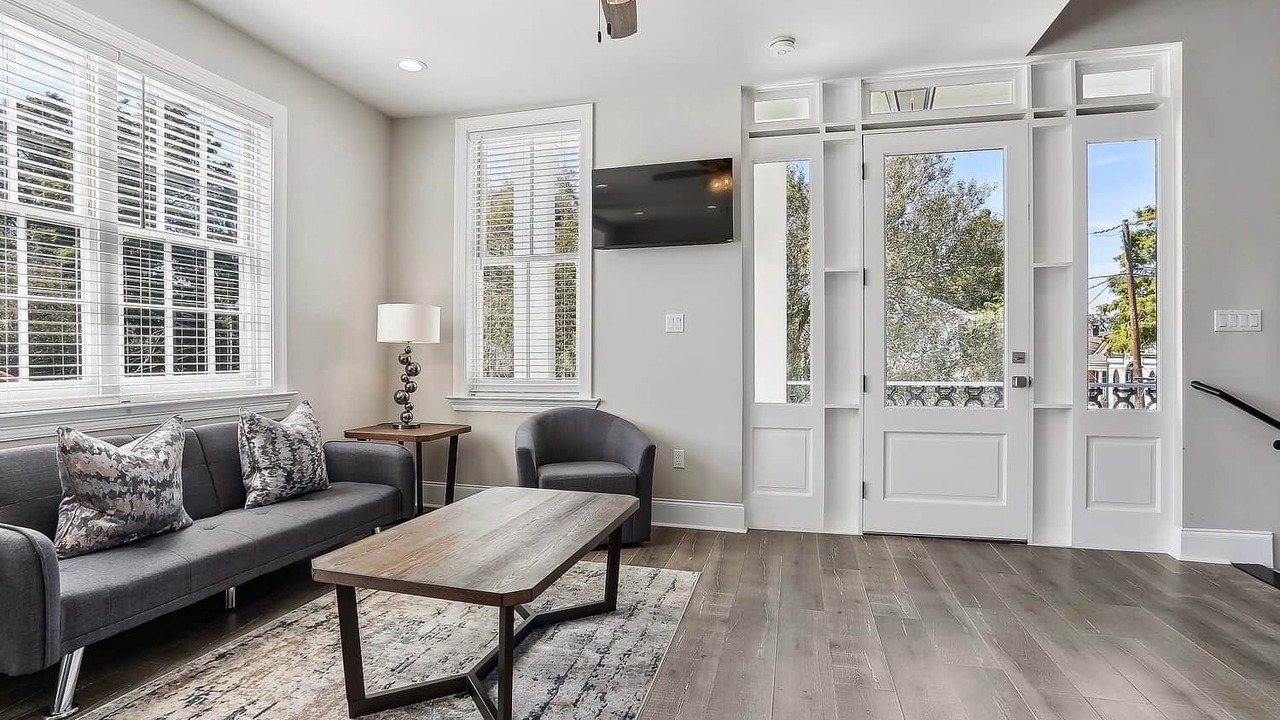 Photo of Livingroom in Algiers Point