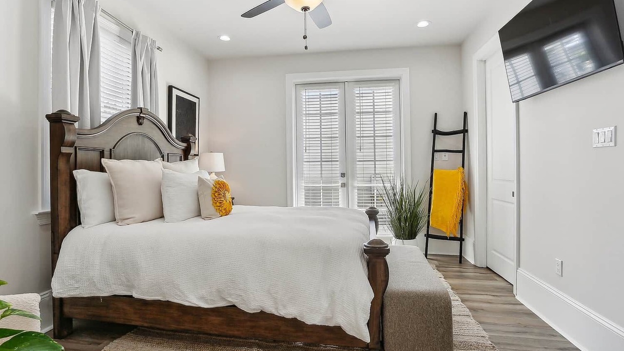 Photo of Bedroom in Algiers Point