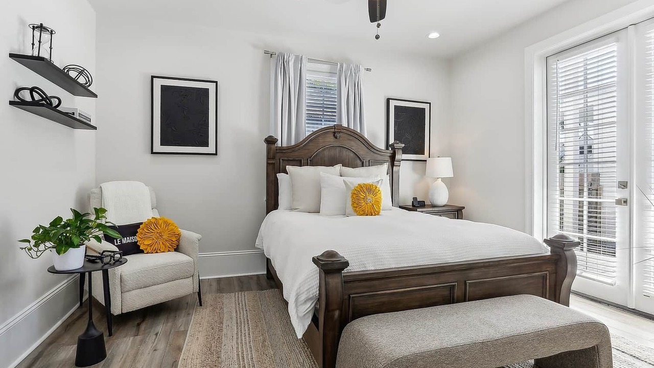 Photo of Bedroom in Algiers Point