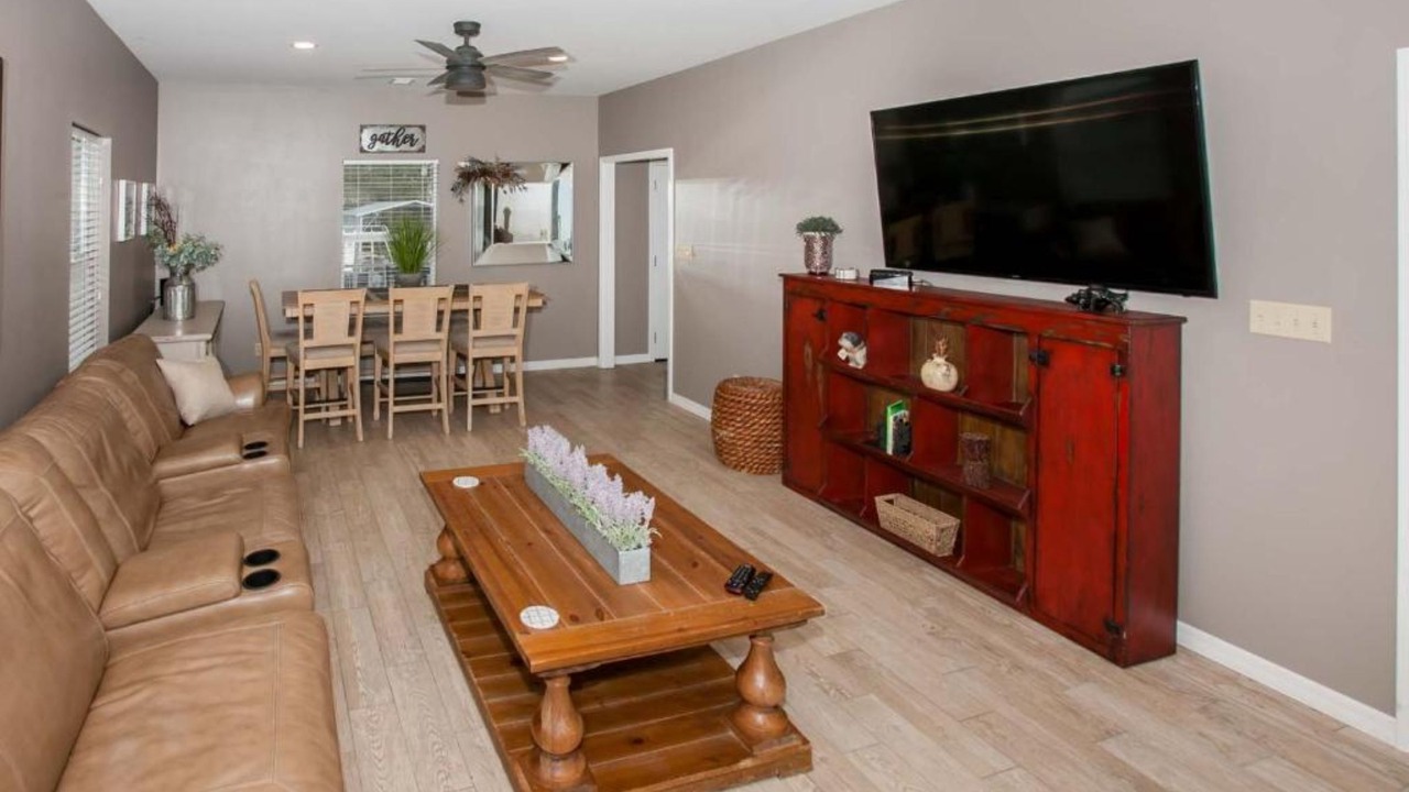 Photo of Livingroom in Lillian