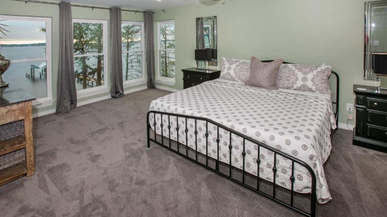 Photo of Bedroom in Lillian