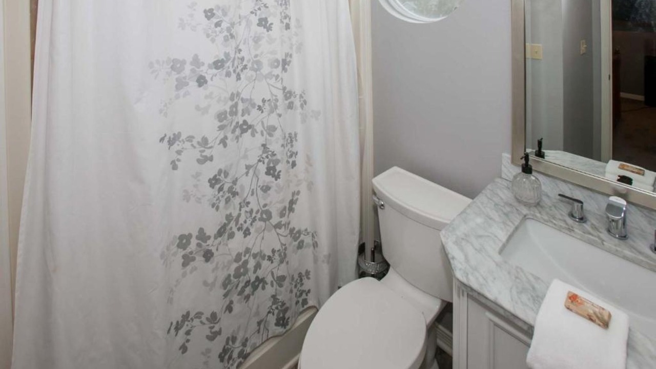Photo of Bathroom in Lillian