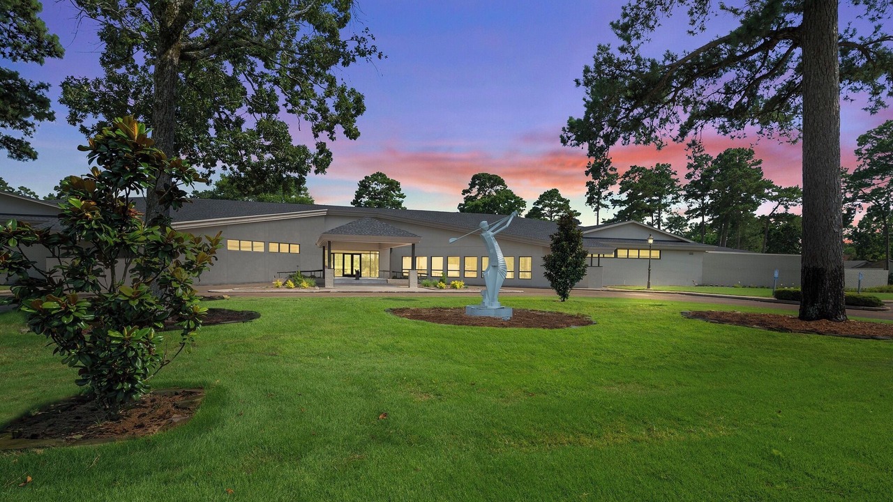 Photo of Outdoor in Crown Colony