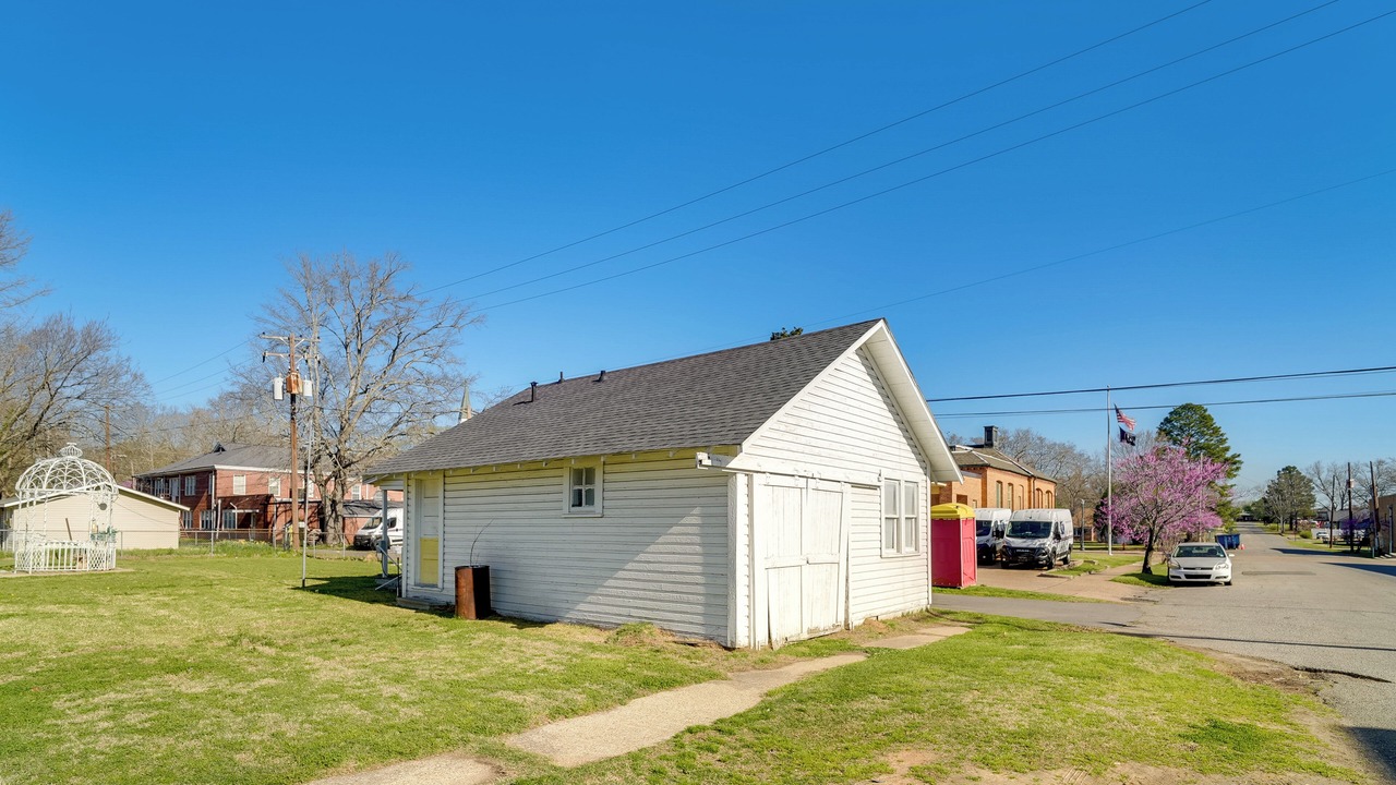 Photo of Outdoor in Vivian