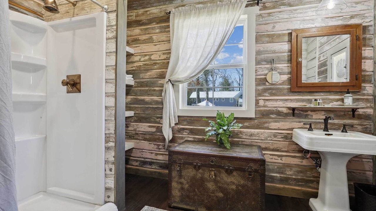 Photo of Bathroom in St. Francisville