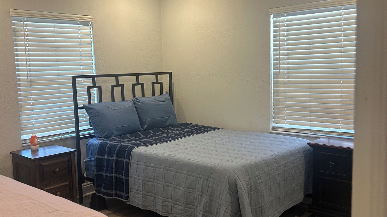 Photo of Bedroom in Eastpoint