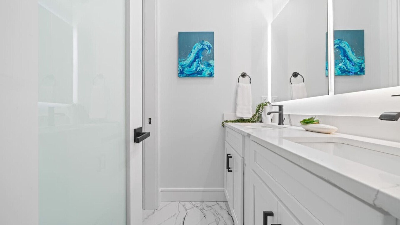 Photo of Bathroom in El Centro Beach