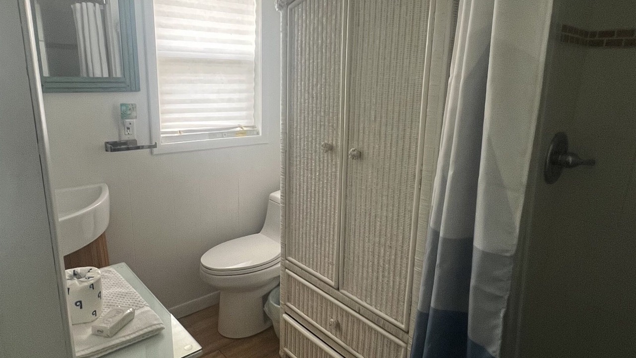 Photo of Bathroom in Eastpoint
