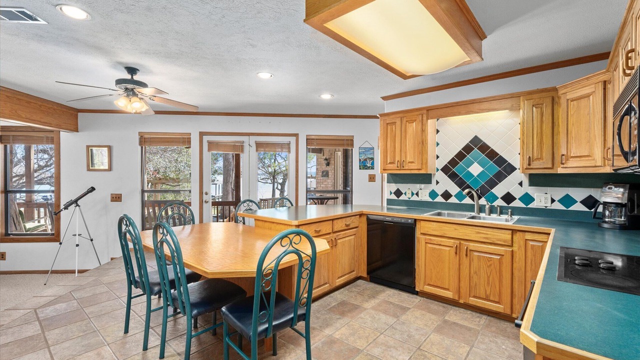 Photo of Kitchen in Cape Royale