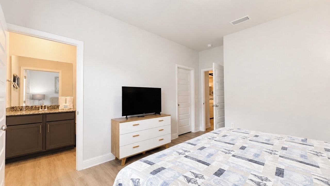 Photo of Bedroom in Foley