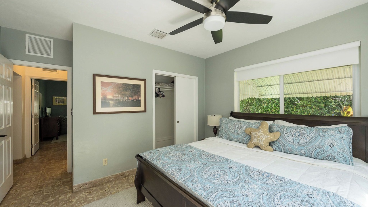 Photo of Bedroom in Midtown