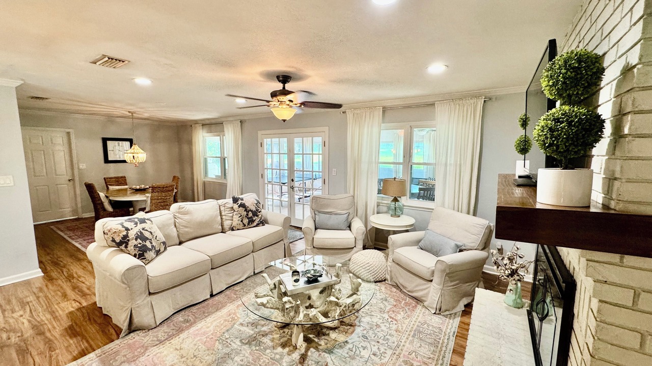 Photo of Livingroom in Tallahassee