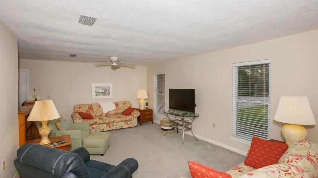 Photo of Livingroom in Lillian