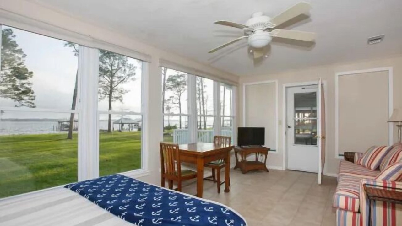 Photo of Bedroom in Lillian