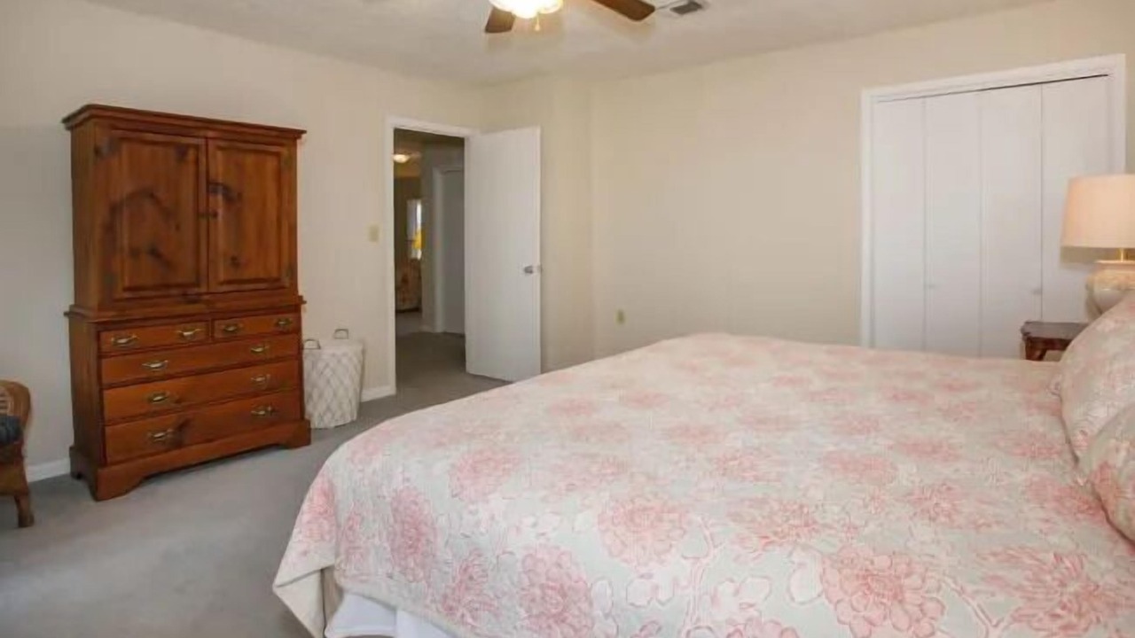 Photo of Bedroom in Lillian