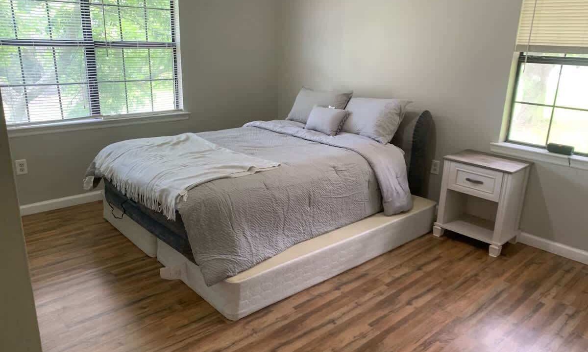 Photo of Bedroom in Pascagoula