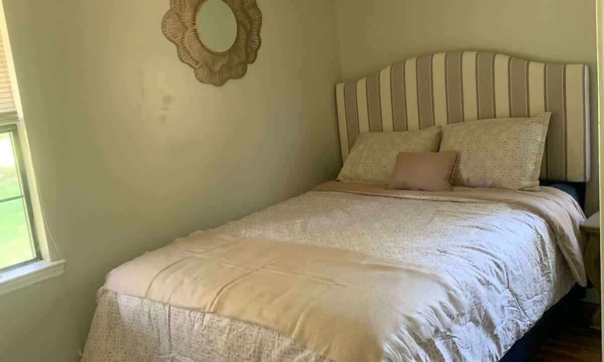Photo of Bedroom in Pascagoula
