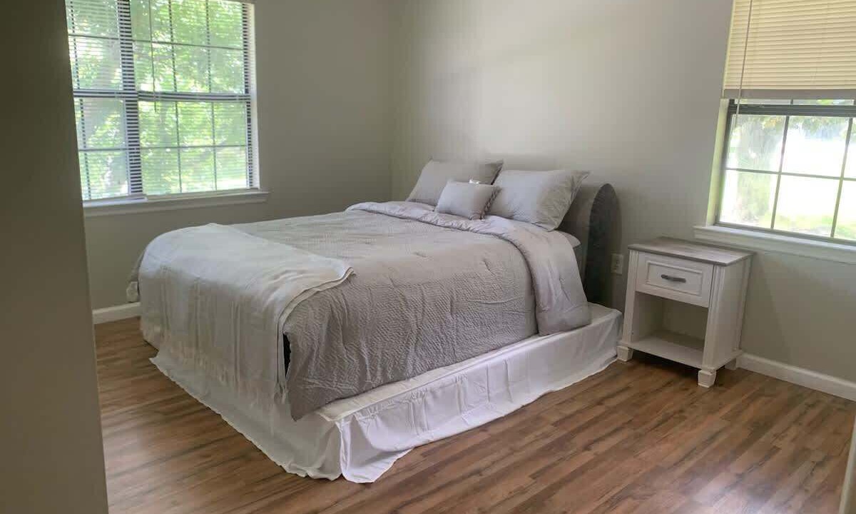 Photo of Bedroom in Pascagoula