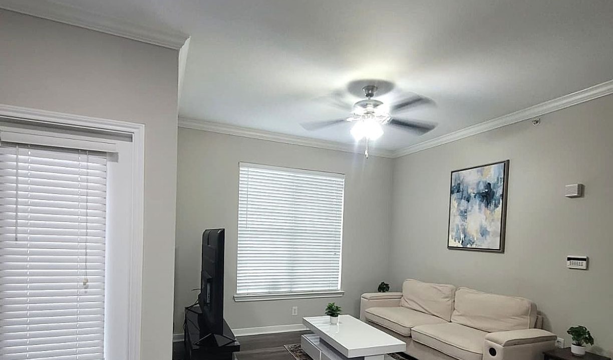 Photo of Livingroom in Alden Bridge