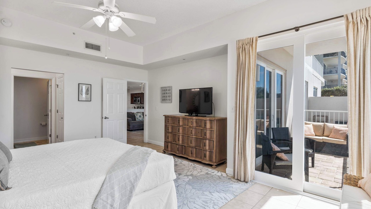 Photo of Bedroom in Crystal Beach