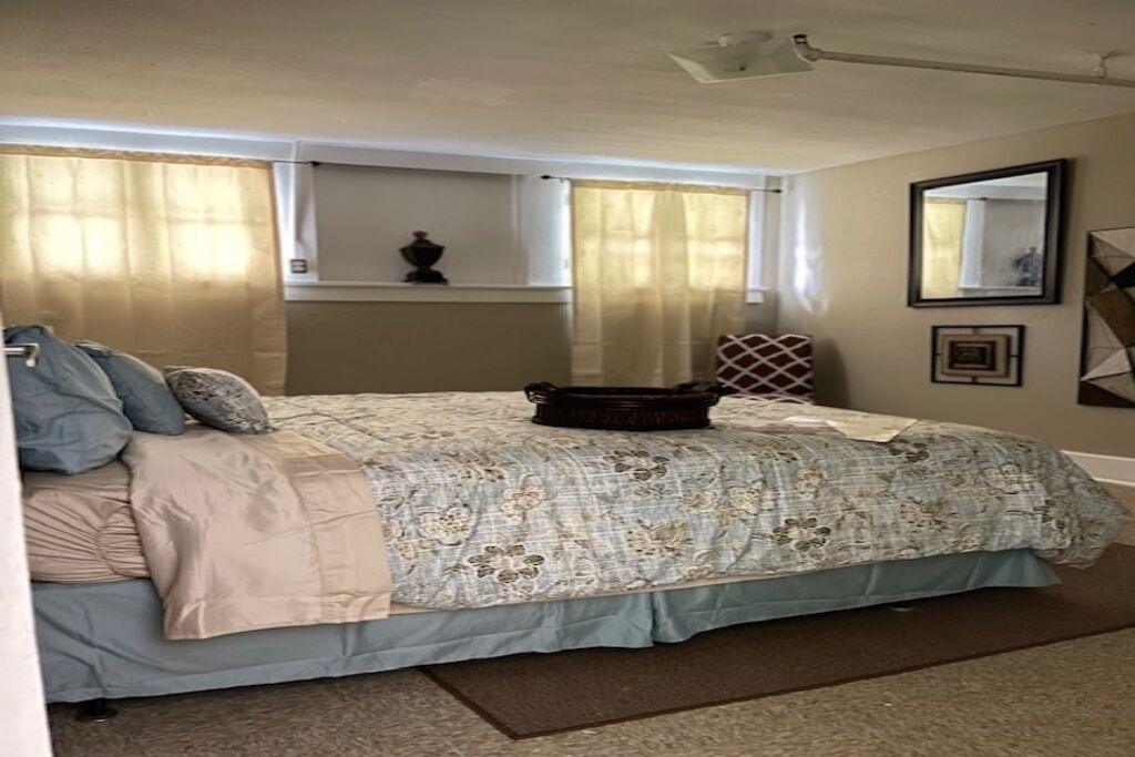 Photo of Bedroom in Freetown - Port Rico