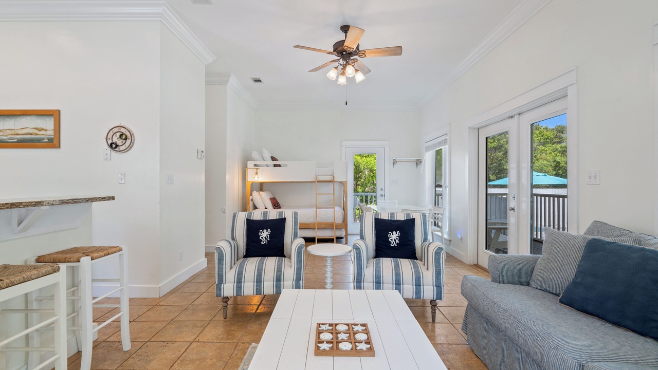 Photo of Livingroom in White's Gulfview