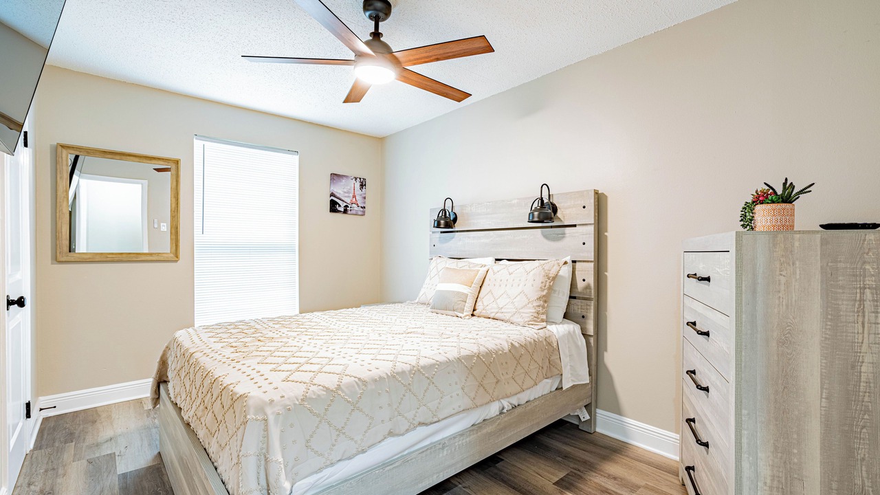 Photo of Bedroom in Kenner - Louis Armstrong International Airport