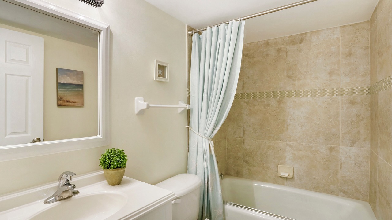 Photo of Bathroom in Juno Beach