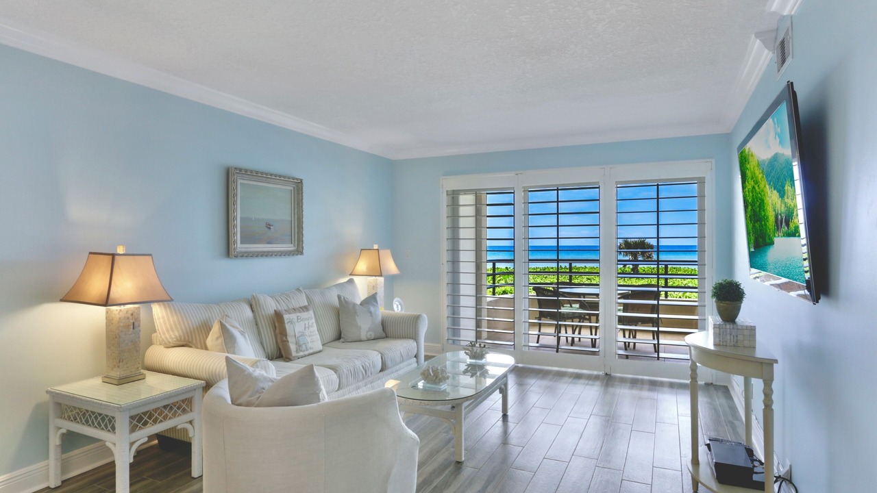 Photo of Livingroom in Juno Beach