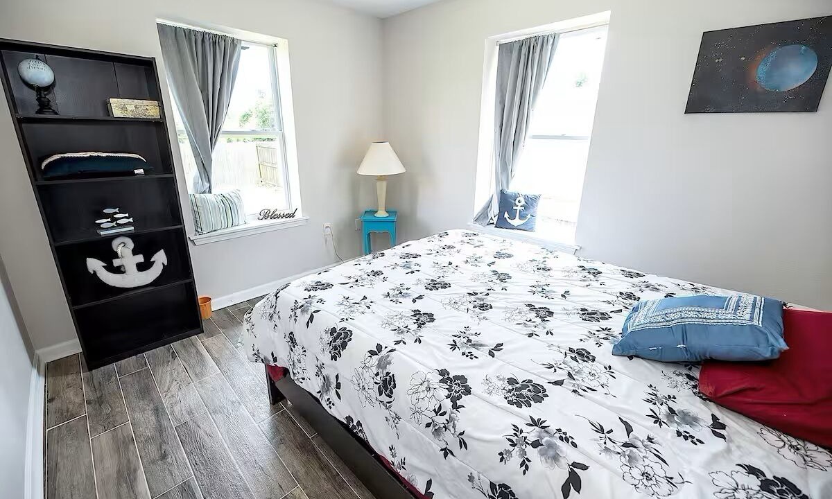 Photo of Bedroom in Navy Point