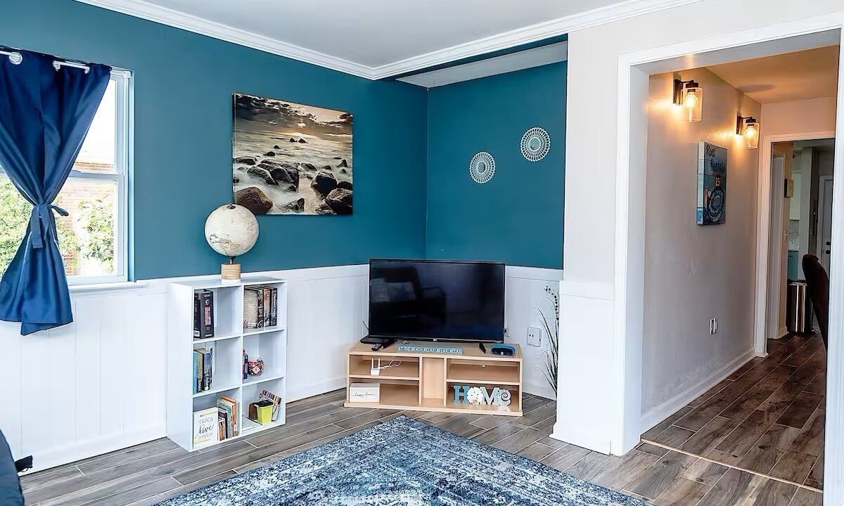 Photo of Livingroom in Navy Point