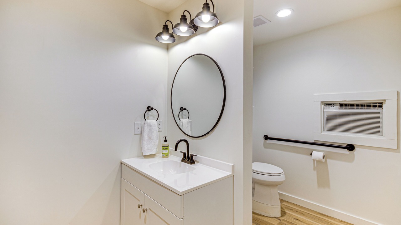 Photo of Bathroom in Tougaloo