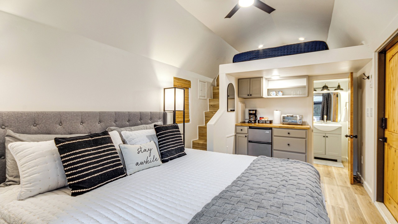 Photo of Bedroom in Tougaloo