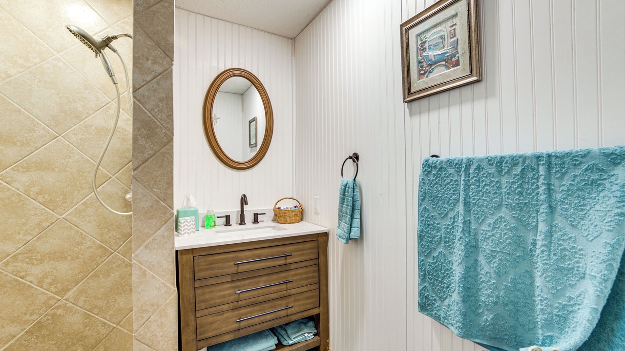 Photo of Bathroom in East Tawakoni