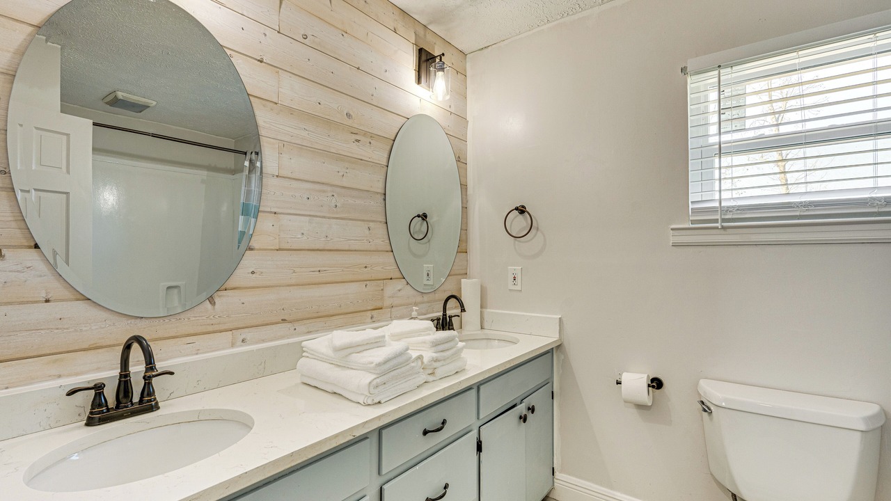 Photo of Bathroom in Lynn Haven