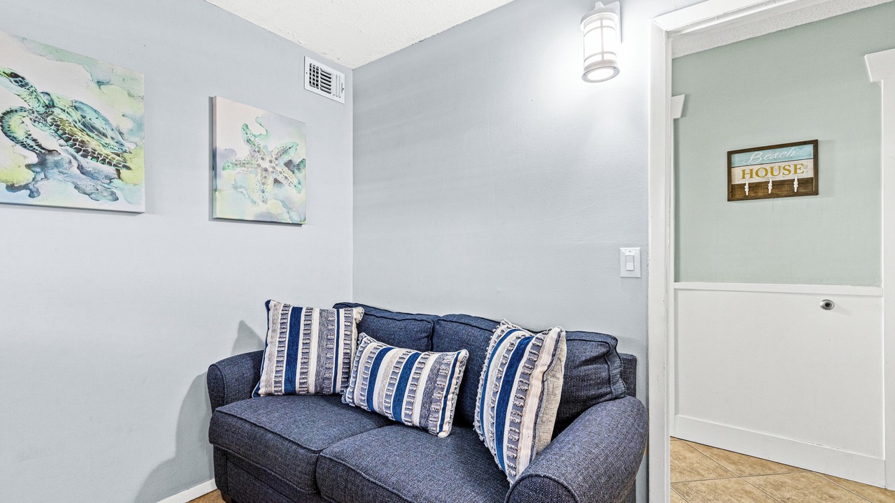 Photo of Livingroom in Upper Grand Lagoon