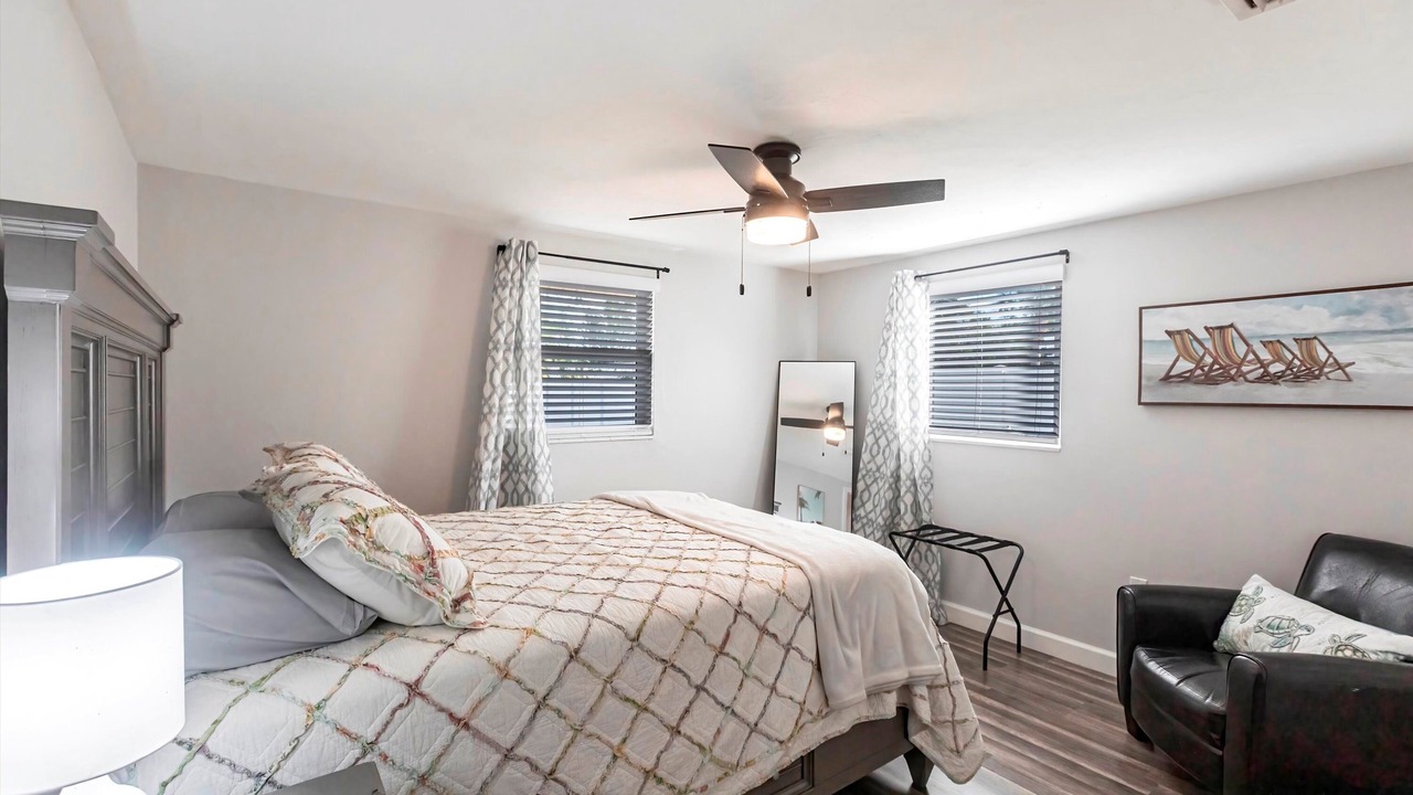 Photo of Bedroom in Gulf Gate Estates